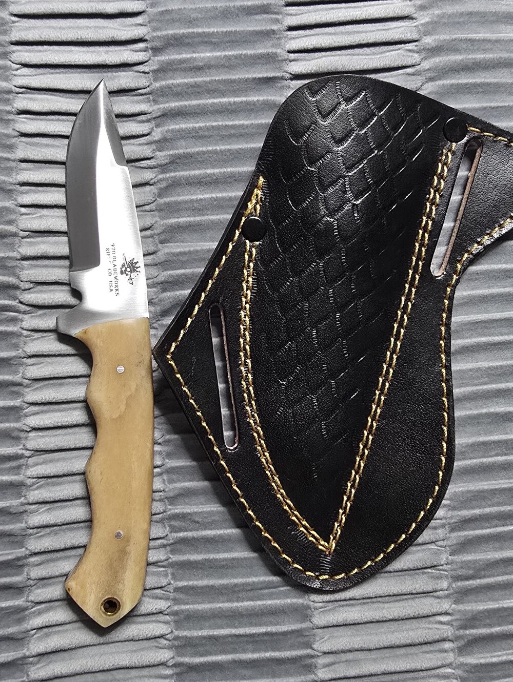 970 BladeWorks Fixed Blade Cow Bone Handle & Black Leather Cross Sheath 🇺🇸🔥